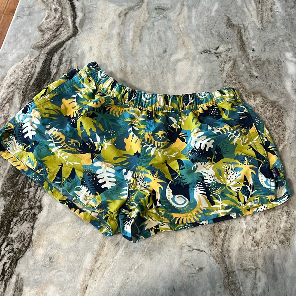 Patagonia • Women’s •Barely Baggies Shorts
